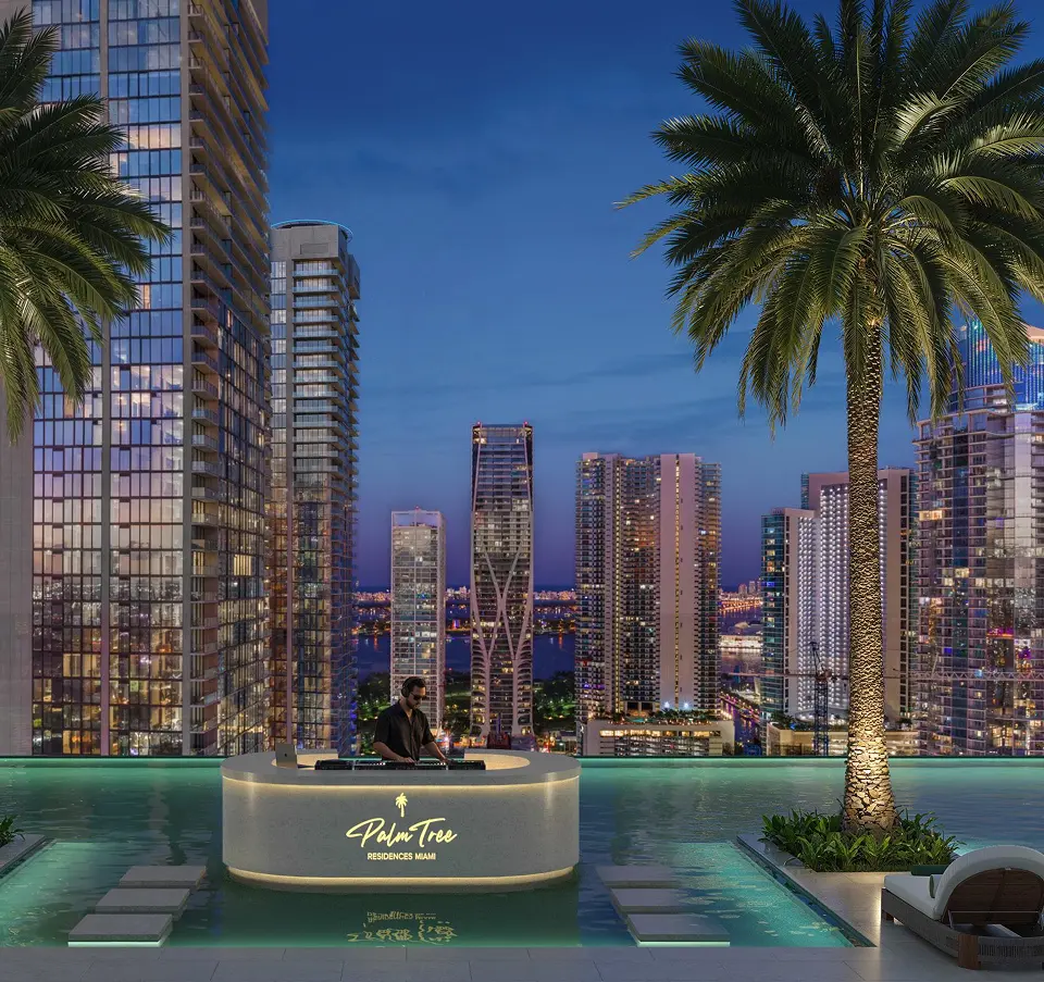 Rooftop pool — Palm Tree Residences Miami